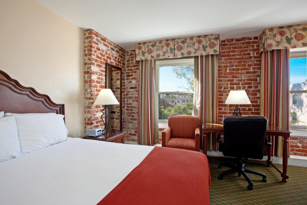 Holiday Inn Express SANTA BARBARA